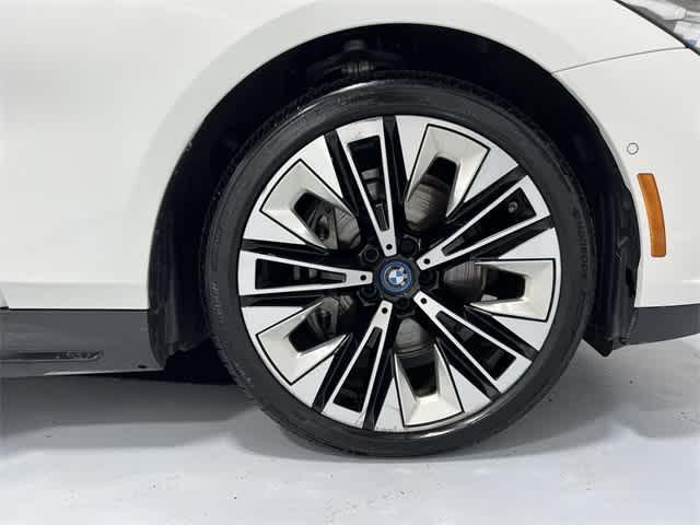 Photo of 2025 Alpine White BMW i5