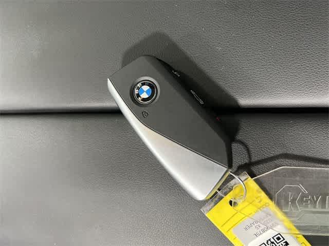Photo of 2025 Skyscraper Grey Metallic BMW X5 PHEV