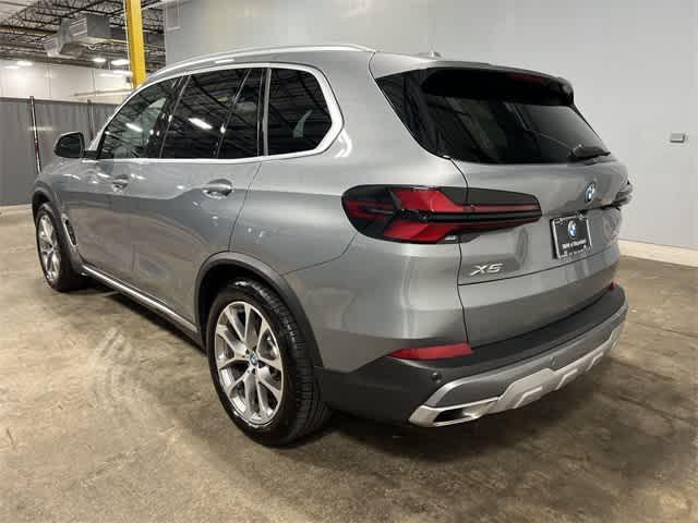 Photo of 2025 Skyscraper Grey Metallic BMW X5 PHEV