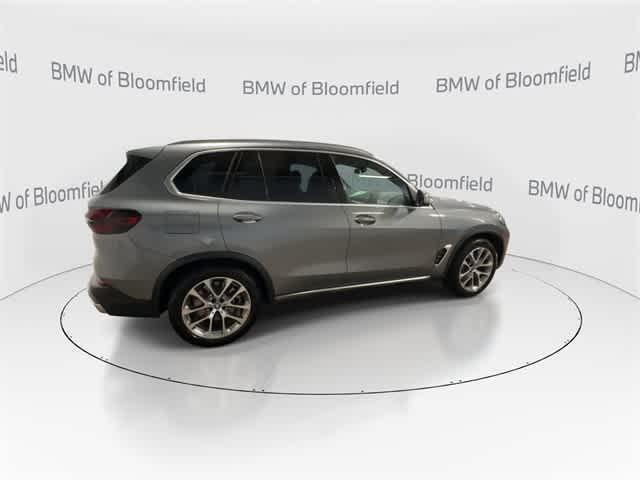 Photo of 2025 Skyscraper Grey Metallic BMW X5 PHEV