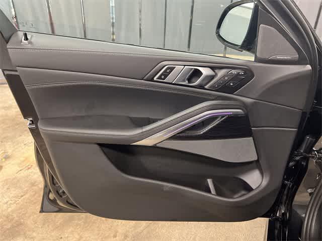 Photo of 2025 Black Sapphire Metallic BMW X6