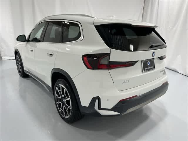 Photo of 2025 Alpine White BMW X1