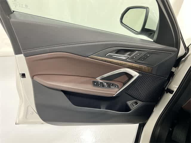 Photo of 2025 Alpine White BMW X1