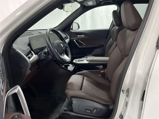 Photo of 2025 Alpine White BMW X1