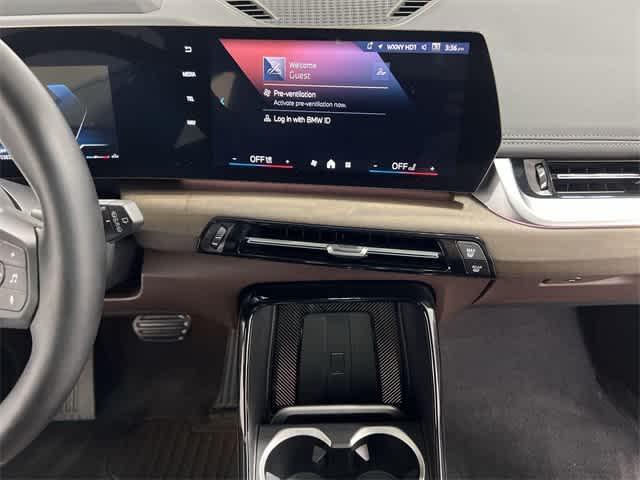 Photo of 2025 Alpine White BMW X1