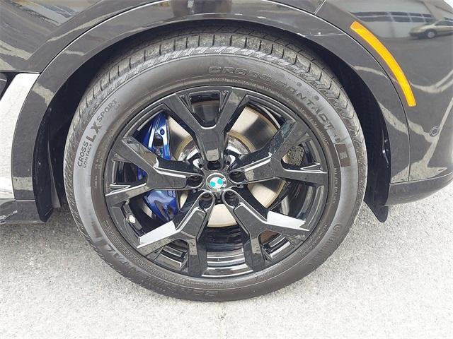 Photo of 2020 Black Sapphire Metallic BMW X7