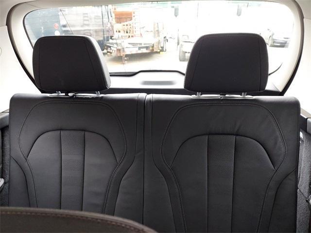 Photo of 2020 Black Sapphire Metallic BMW X7