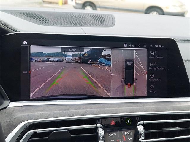Photo of 2020 Black Sapphire Metallic BMW X7
