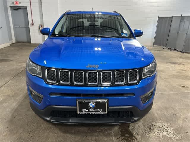 Photo of 2018 Laser Blue Pearlcoat Jeep Compass