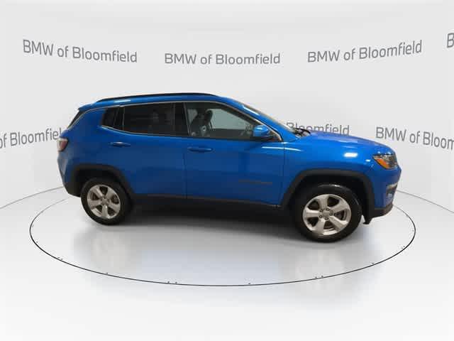 Photo of 2018 Laser Blue Pearlcoat Jeep Compass