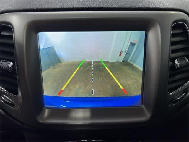Photo of 2018 Laser Blue Pearlcoat Jeep Compass