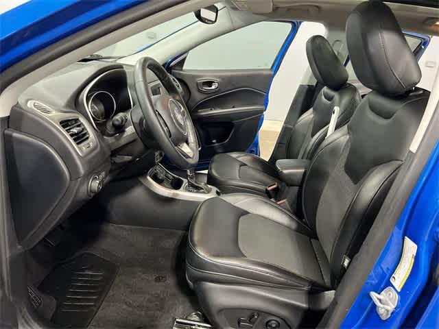 Photo of 2018 Laser Blue Pearlcoat Jeep Compass