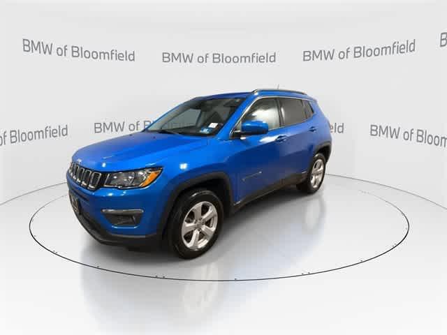 Photo of 2018 Laser Blue Pearlcoat Jeep Compass