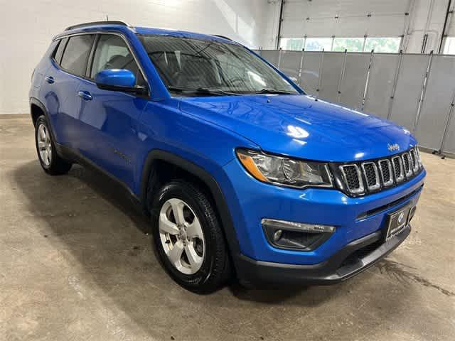 Photo of 2018 Laser Blue Pearlcoat Jeep Compass