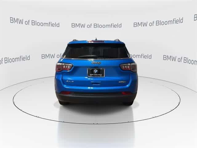 Photo of 2018 Laser Blue Pearlcoat Jeep Compass