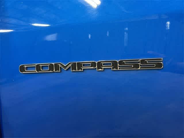 Photo of 2018 Laser Blue Pearlcoat Jeep Compass