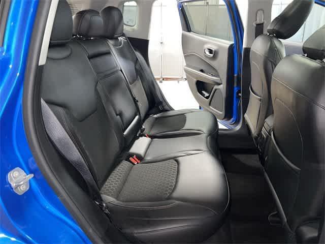 Photo of 2018 Laser Blue Pearlcoat Jeep Compass