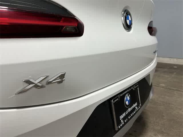 Photo of 2022 Alpine White BMW X4