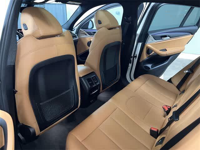 Photo of 2022 Alpine White BMW X4