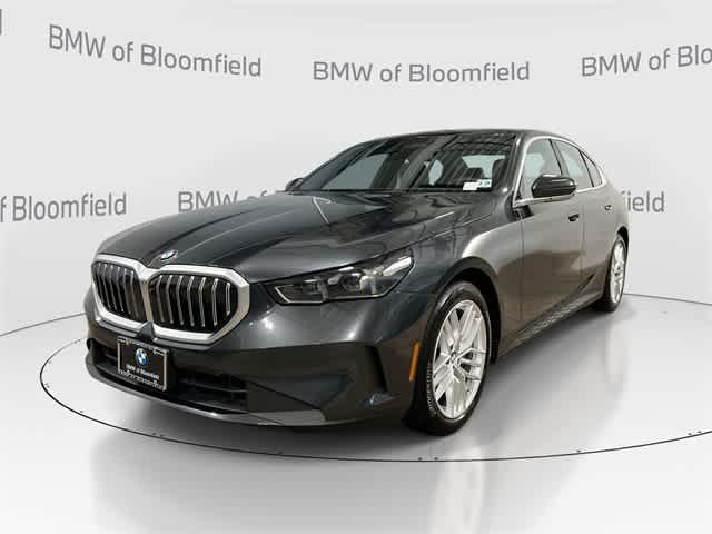Photo of 2025 Dark Graphite Metallic BMW 530