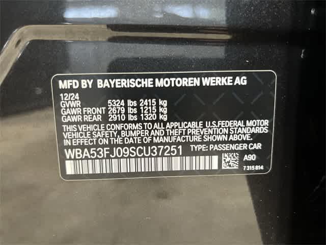 Photo of 2025 Dark Graphite Metallic BMW 530