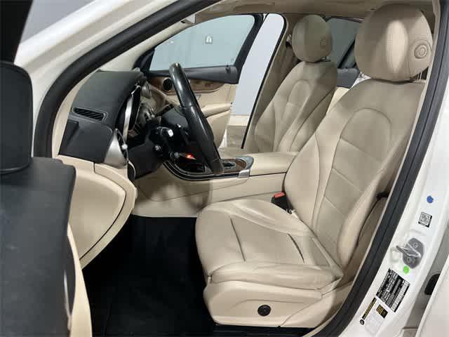 Photo of 2017 designo Diamond White Metallic Mercedes-Benz GLC 300