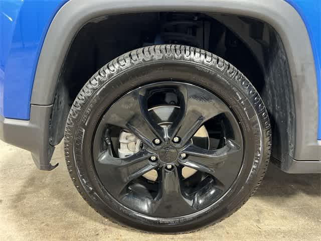 Photo of 2020 Laser Blue Pearlcoat Jeep Compass