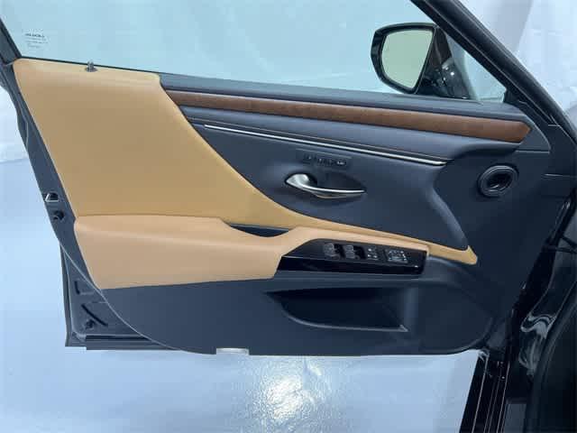 Photo of 2022 Caviar Lexus ES 300h