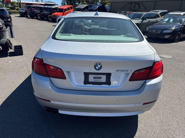 Photo of 2012 Silver BMW 528