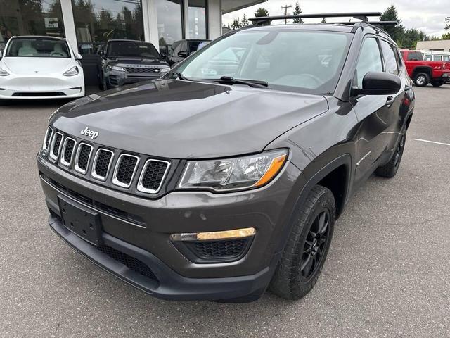 Photo of 2018 Granite Crystal Metallic Clearcoat Jeep Compass