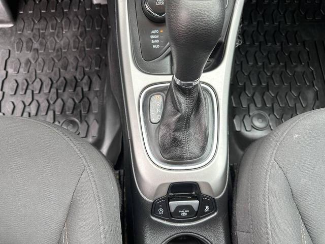 Photo of 2018 Granite Crystal Metallic Clearcoat Jeep Compass