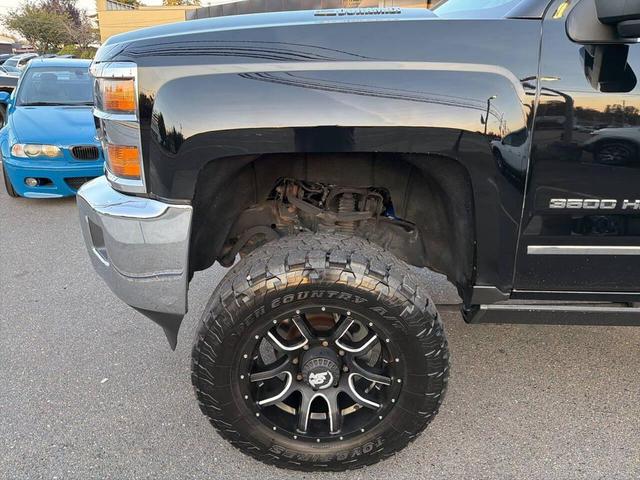 Photo of 2015 Black Chevrolet Silverado 3500