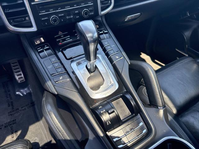 Photo of 2011 Gray Porsche Cayenne