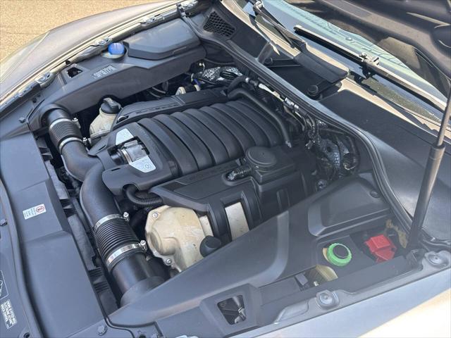 Photo of 2011 Gray Porsche Cayenne