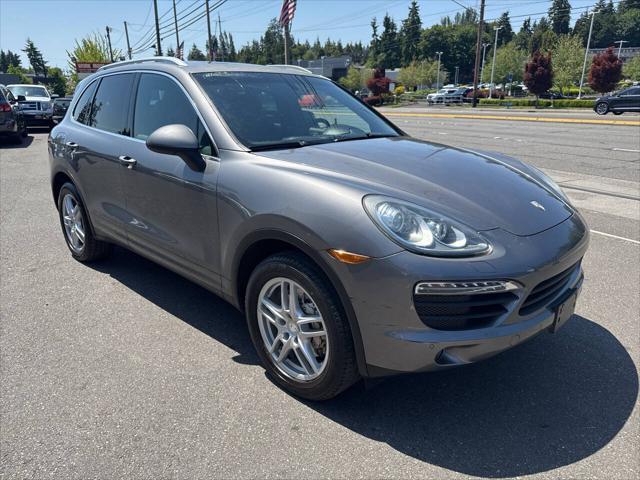 Photo of 2011 Gray Porsche Cayenne