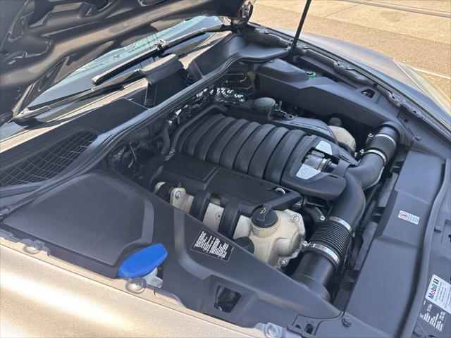 Photo of 2011 Gray Porsche Cayenne