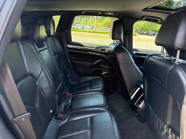 Photo of 2011 Gray Porsche Cayenne