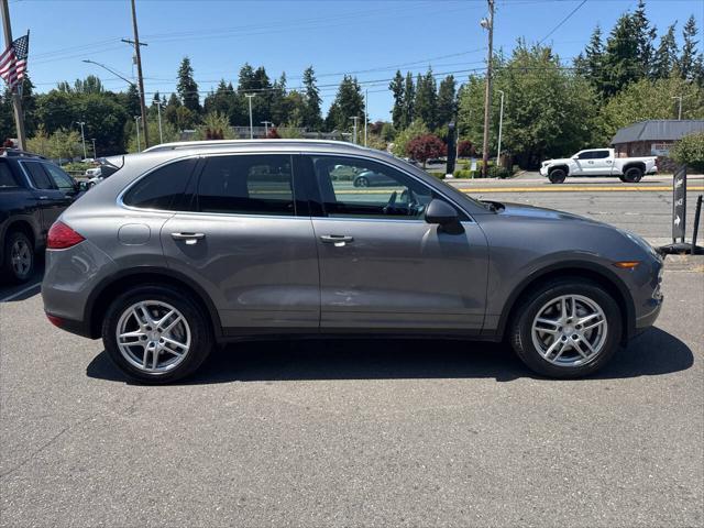 Photo of 2011 Gray Porsche Cayenne