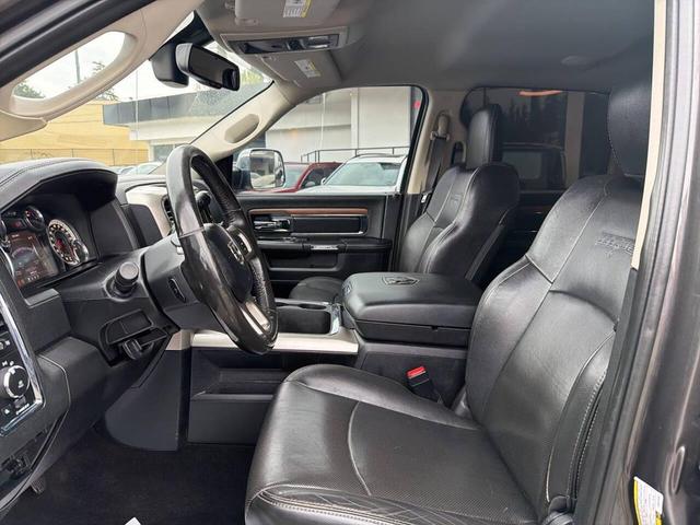 Photo of 2017 Brilliant Black Crystal Pearlcoat RAM 2500