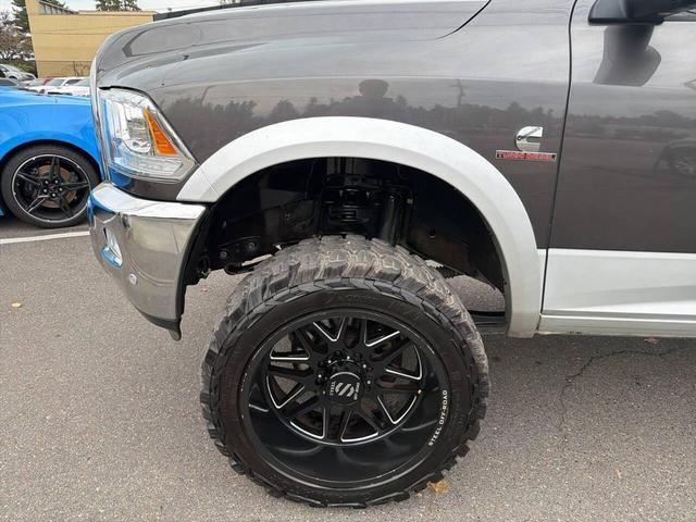 Photo of 2017 Brilliant Black Crystal Pearlcoat RAM 2500
