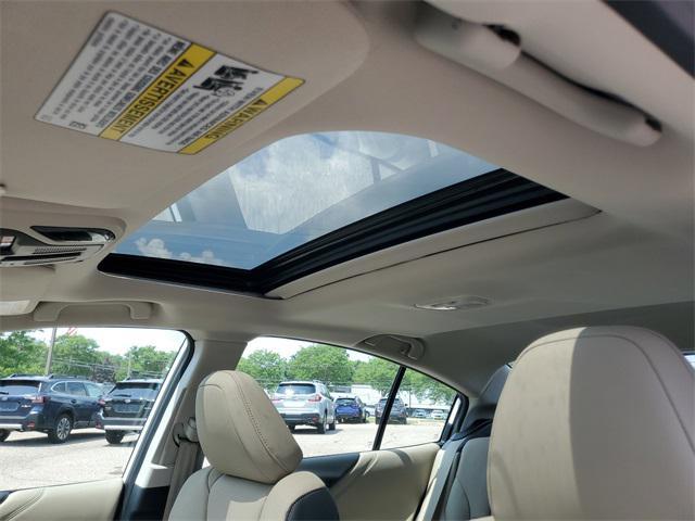 Photo of 2025 White Pearl Subaru Legacy
