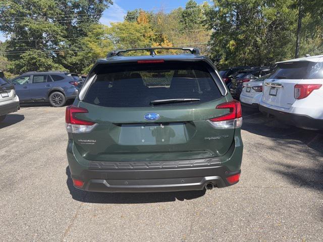 Photo of 2024 Ice Silver Metallic Subaru Forester
