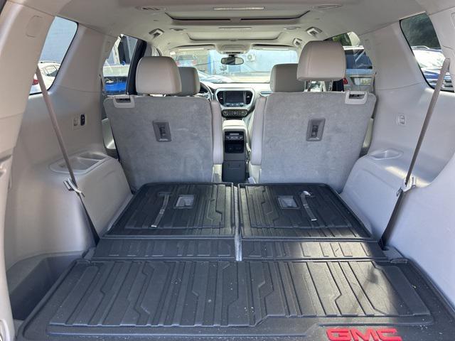 Photo of 2021 White Frost Tricoat GMC Acadia