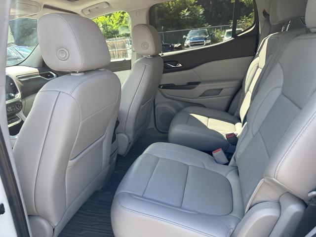 Photo of 2021 White Frost Tricoat GMC Acadia