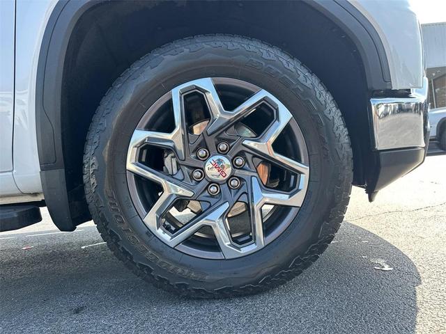 Photo of 2024 White Frost Tri-Coat GMC Sierra 1500