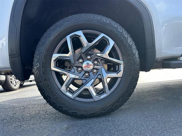 Photo of 2024 White Frost Tri-Coat GMC Sierra 1500
