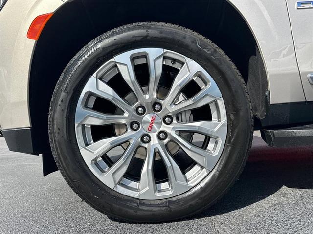 Photo of 2024 Beige Pearl Metallic GMC Yukon XL