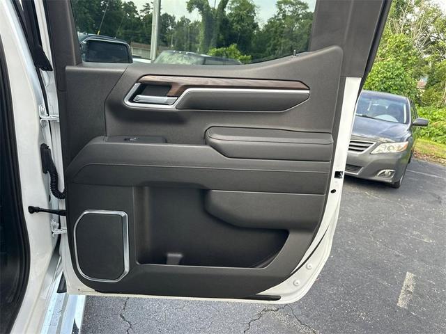 Photo of 2022 Summit White GMC Sierra 1500
