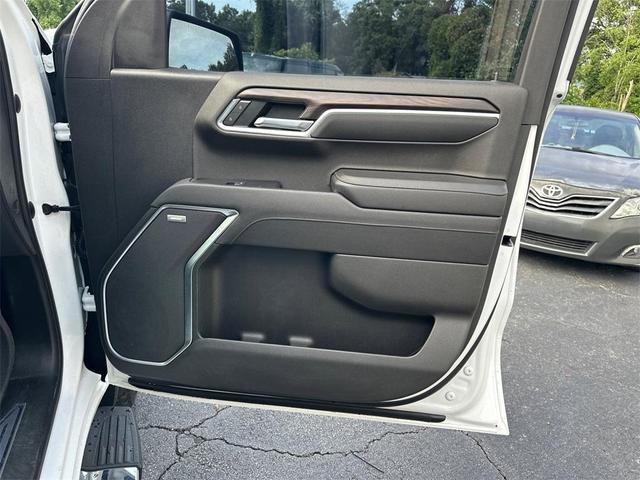 Photo of 2022 Summit White GMC Sierra 1500