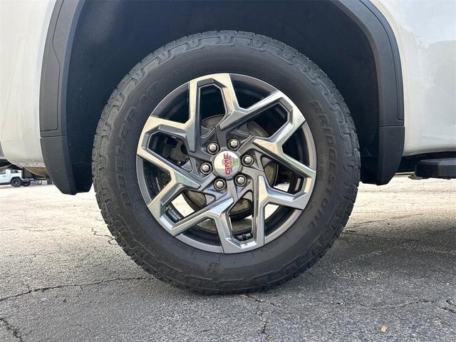 Photo of 2022 Summit White GMC Sierra 1500